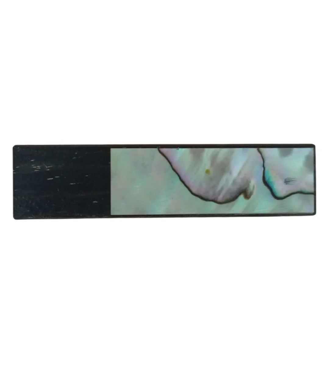 Placa de concha nácar sobre ébano, bajo